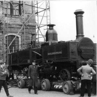 Die Muldenthal wird gegen 1958 in das Johanneum transportiert