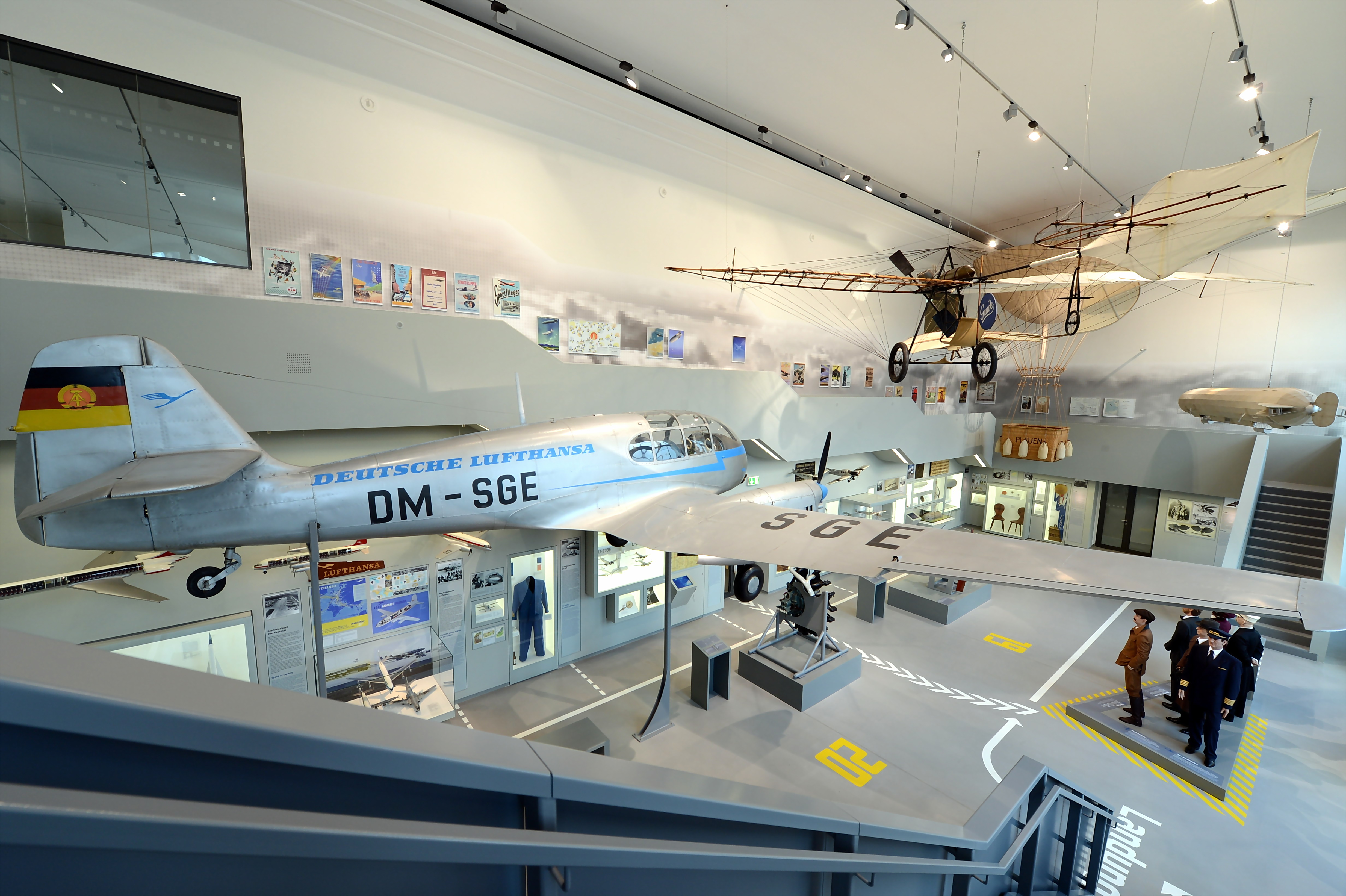 Die Super Aero 45 in der Ausstellung Luftfahrt im Verkehrsmuseum Dresden.