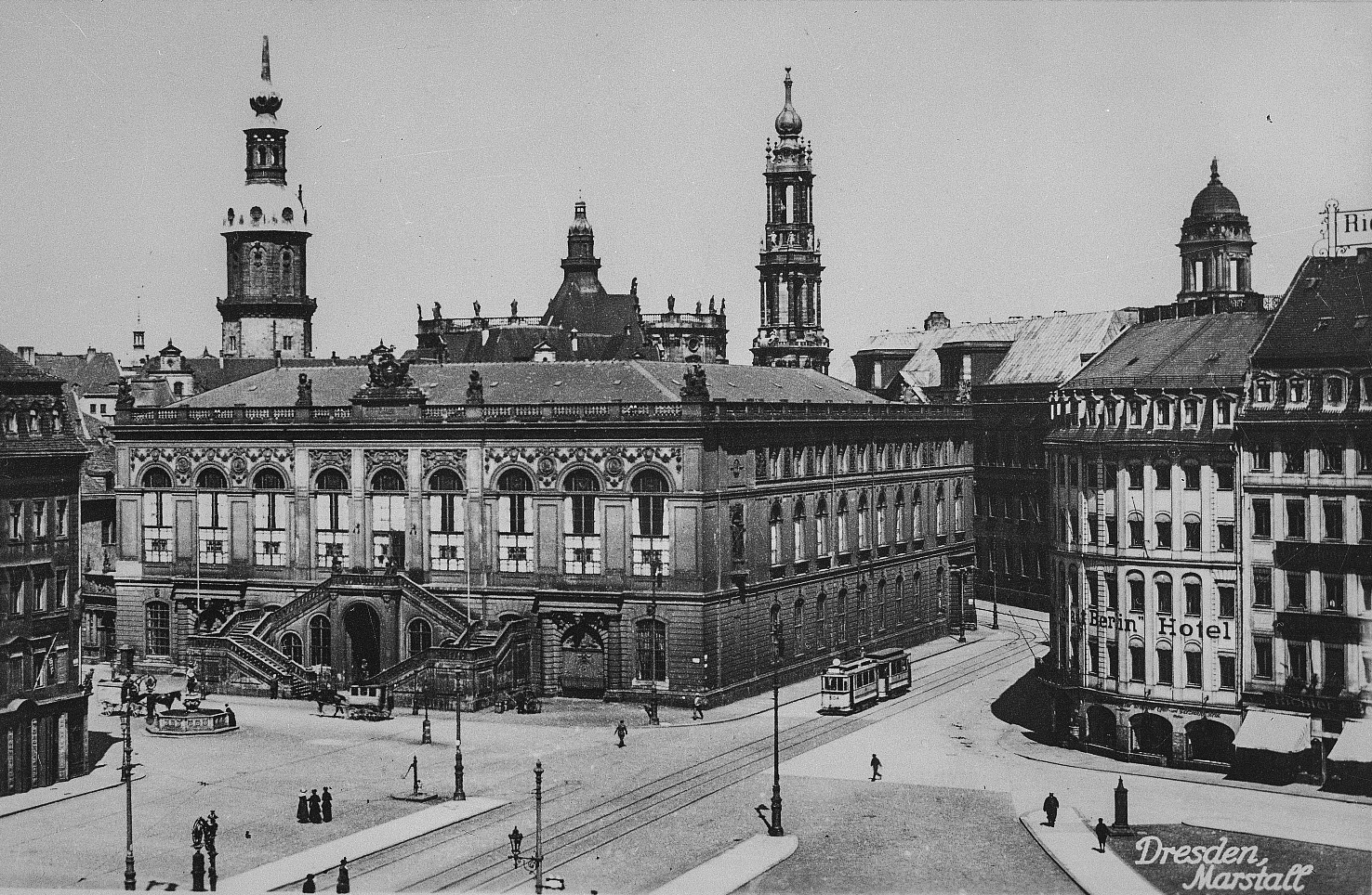 Johanneum, Ansicht vom Neumarkt um 1920